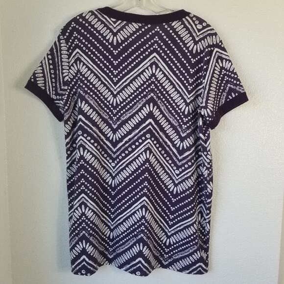 Lularoe Liv Tee T Shirt Short Sleeve Tribal Chevron Purple White Spring Medium - Picture 2 of 8